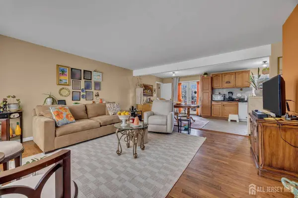 14 Hastings PL, Carteret, NJ 07008