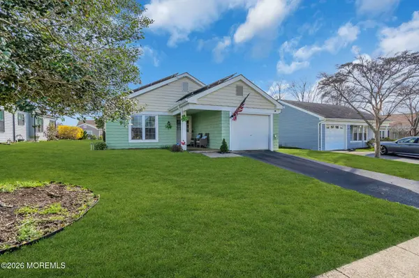 13 Newbury Row, Manchester, NJ 08759