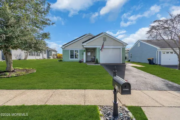 13 Newbury Row, Manchester, NJ 08759