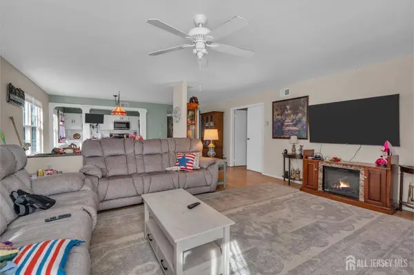 13 Newbury ROW, Manchester, NJ 08759