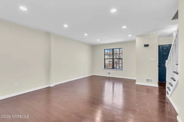 53 Heritage Lane, Fords, NJ 08863