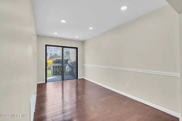 53 Heritage Lane, Fords, NJ 08863