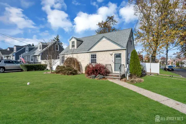 20 Burnet ST, Avenel, NJ 07001