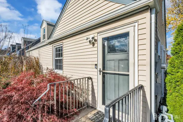20 Burnet ST, Avenel, NJ 07001