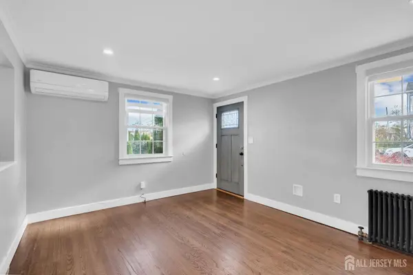 20 Burnet ST, Avenel, NJ 07001