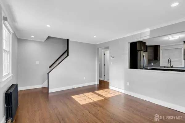 20 Burnet ST, Avenel, NJ 07001