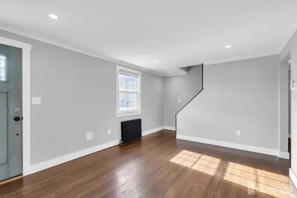 20 Burnet ST, Avenel, NJ 07001