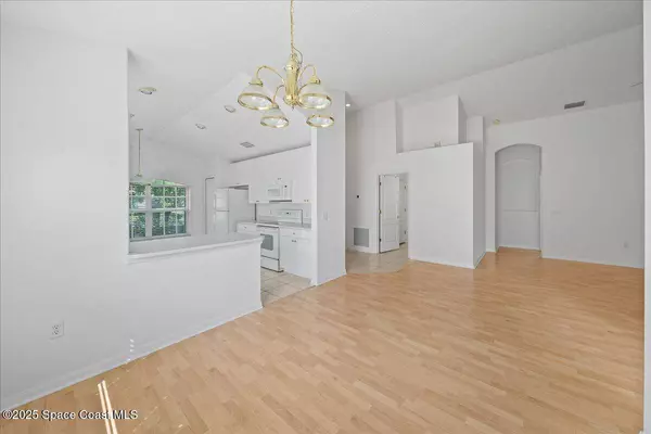 881 Indian Oaks DR, Melbourne, FL 32901