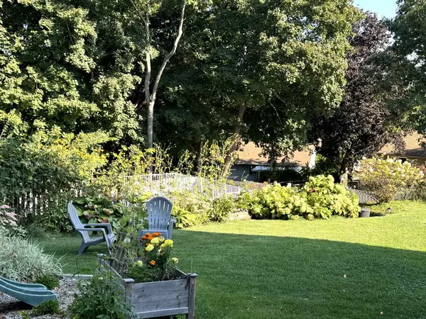 Clinton, MA 01510-3124,362 Oak St