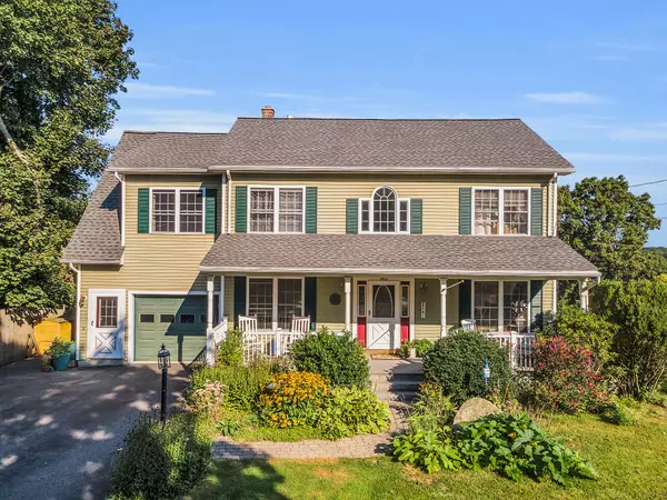 362 Oak St, Clinton, MA 01510-3124