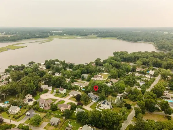 3 Meadow Cir, Barrington, RI 02806
