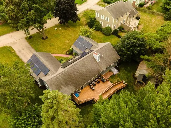 3 Meadow Cir, Barrington, RI 02806