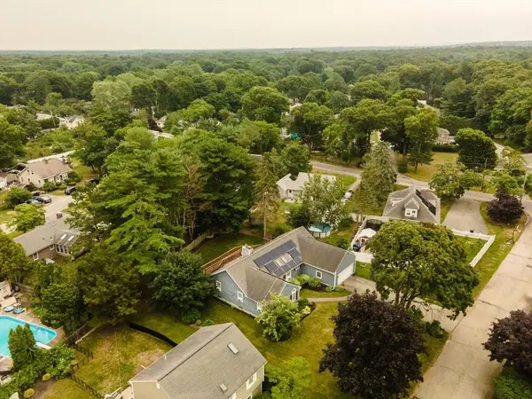 3 Meadow Cir, Barrington, RI 02806