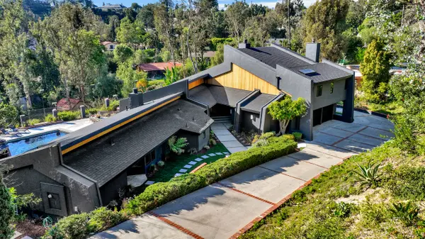 9752 Rangeview Dr, Santa Ana, CA 92705-1523