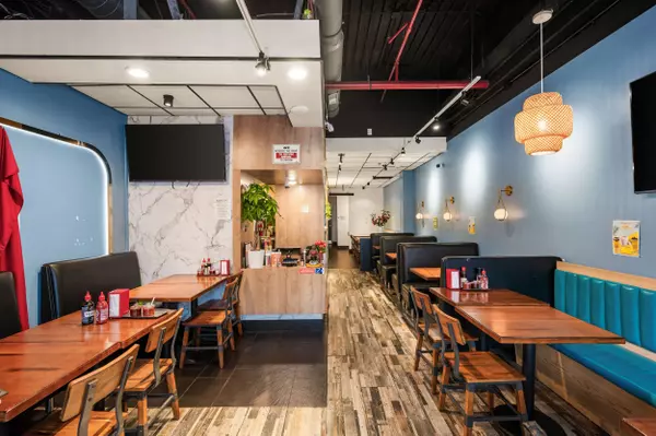 200 Main St #114, Huntington Beach, CA 92648-8102