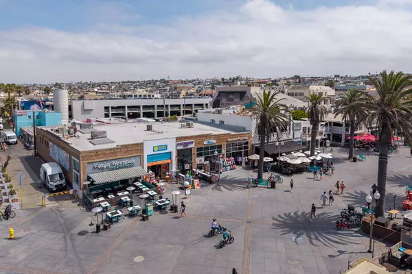 31 Pier Ave, Hermosa Beach, CA 90254-3733