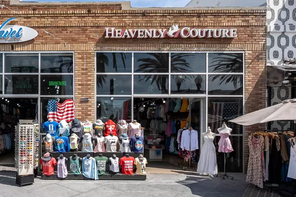 31 Pier Ave, Hermosa Beach, CA 90254-3733
