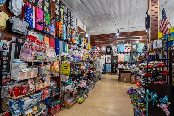 31 Pier Ave, Hermosa Beach, CA 90254-3733