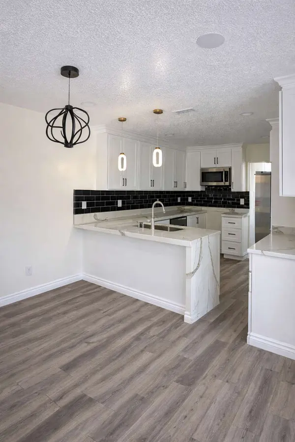 3725 W Park Balboa Ave, Orange, CA 92868-4908