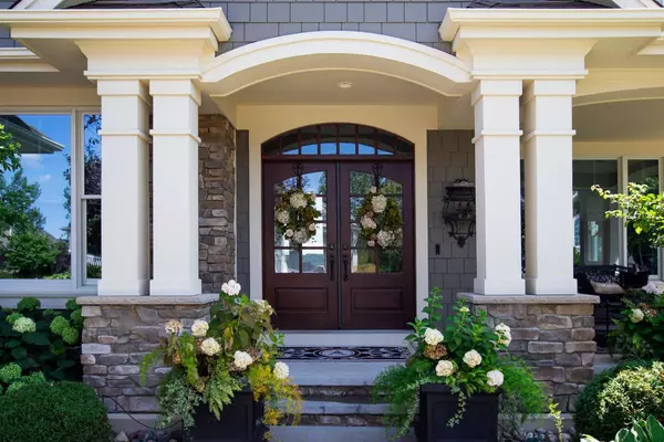 feature image of How to Maximize Curb Appeal in North Texas Luxury Homes
