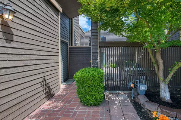 345 Sylmar AVE, Clovis, CA 93612