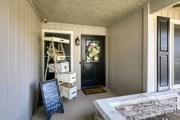 365 Stanford AVE, Clovis, CA 93611