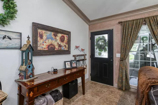 365 Stanford AVE, Clovis, CA 93611