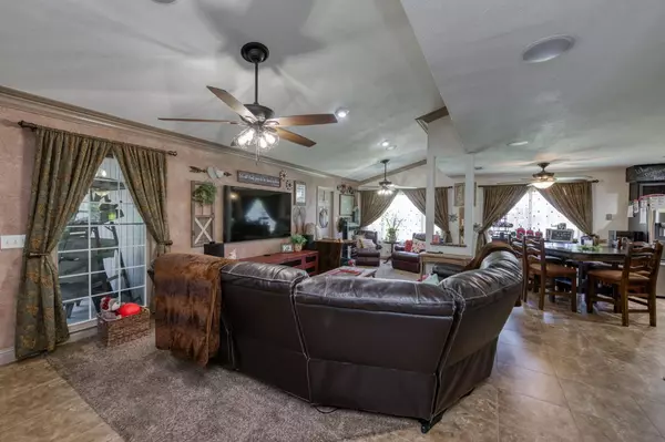 365 Stanford AVE, Clovis, CA 93611