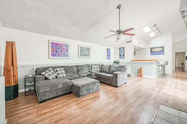 345 Sylmar AVE, Clovis, CA 93612