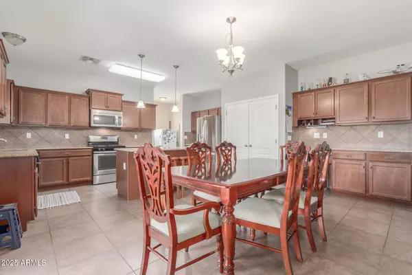 5635 W PECAN Road, Laveen, AZ 85339