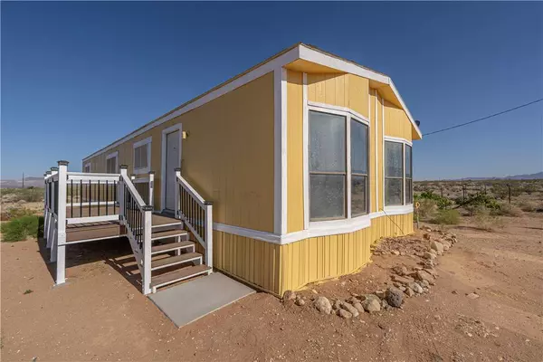 3883 N Hassayampa RD, Golden Valley, AZ 86413