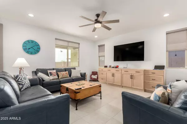 10545 E TEXAS Avenue, Mesa, AZ 85212