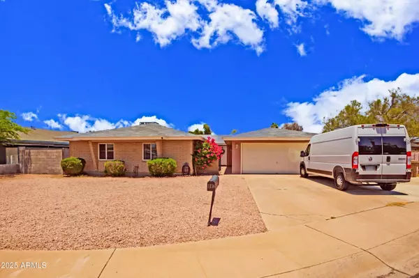 3450 W KALER Drive, Phoenix, AZ 85051