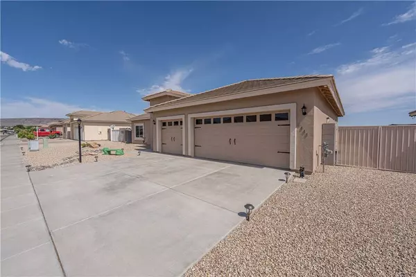 2445 Graystone DR, Kingman, AZ 86409