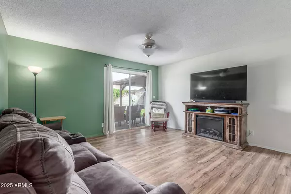 4732 W DAVIS Road, Glendale, AZ 85306