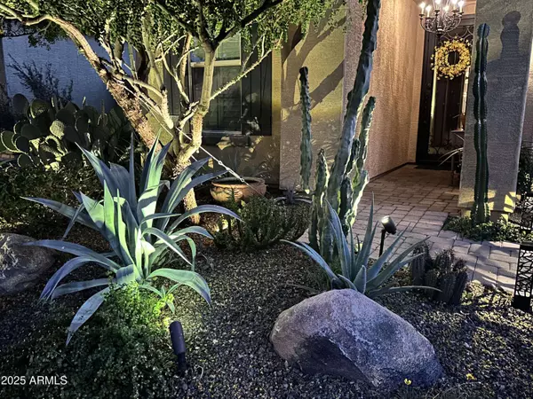 2445 E BEVERLY Road, Phoenix, AZ 85042