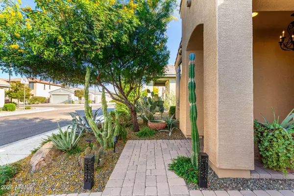 2445 E BEVERLY Road, Phoenix, AZ 85042