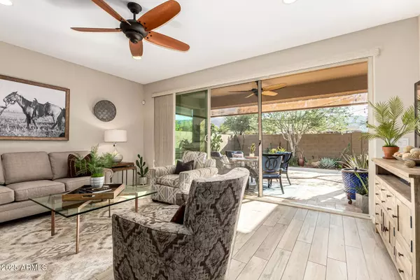 2445 E BEVERLY Road, Phoenix, AZ 85042