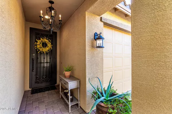 2445 E BEVERLY Road, Phoenix, AZ 85042