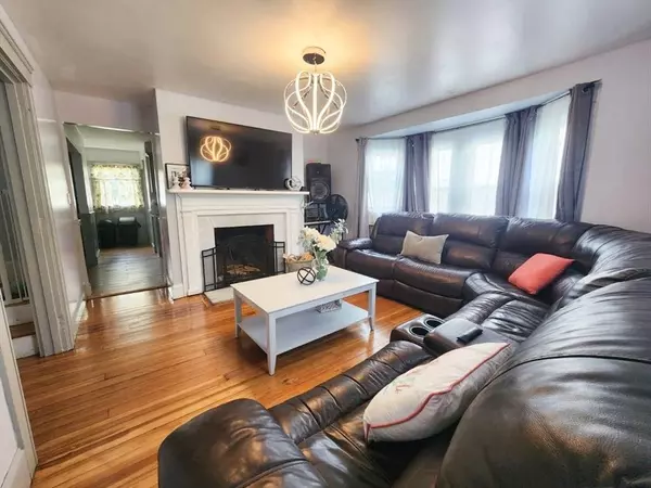 64 Salem St, Lawrence, MA 01843