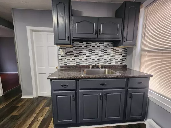 7 Pleasant Ter #1, Worcester, MA 01609