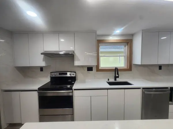 52 Glenwood Rd, Lynn, MA 01904