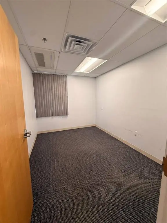 1 R Newbury #405, Peabody, MA 01960
