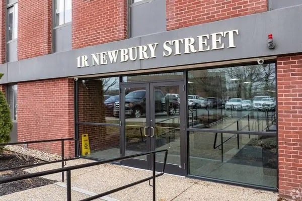 1 R Newbury #405, Peabody, MA 01960