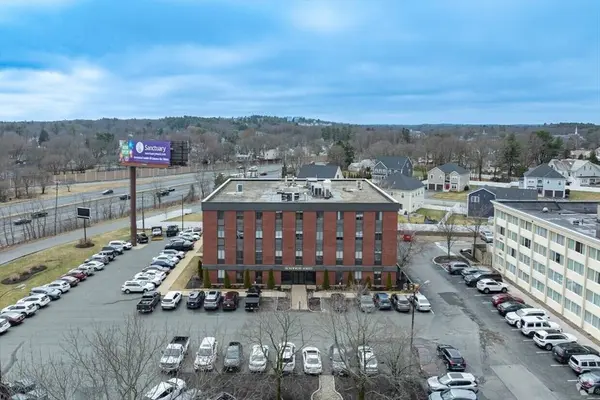 1 R Newbury #405, Peabody, MA 01960