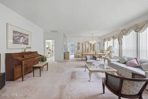 11 Strauss Court, Bayville, NJ 08721
