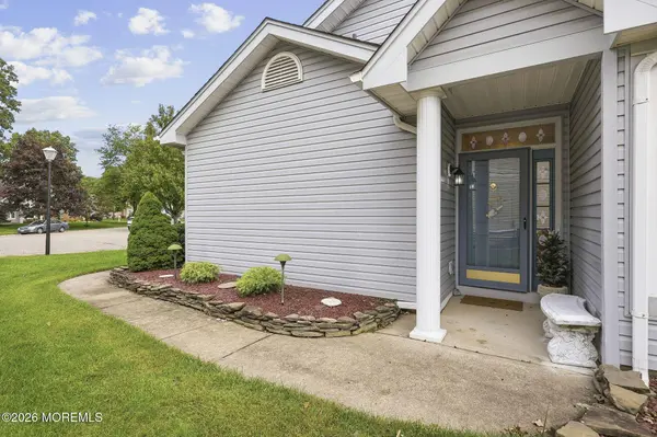 11 Strauss Court, Bayville, NJ 08721