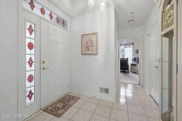 11 Strauss Court, Bayville, NJ 08721