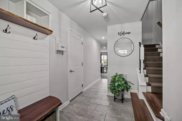 330 PIN OAK LN, Perkasie, PA 18944