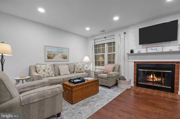 698 TOMLINSON LN, Yardley, PA 19067